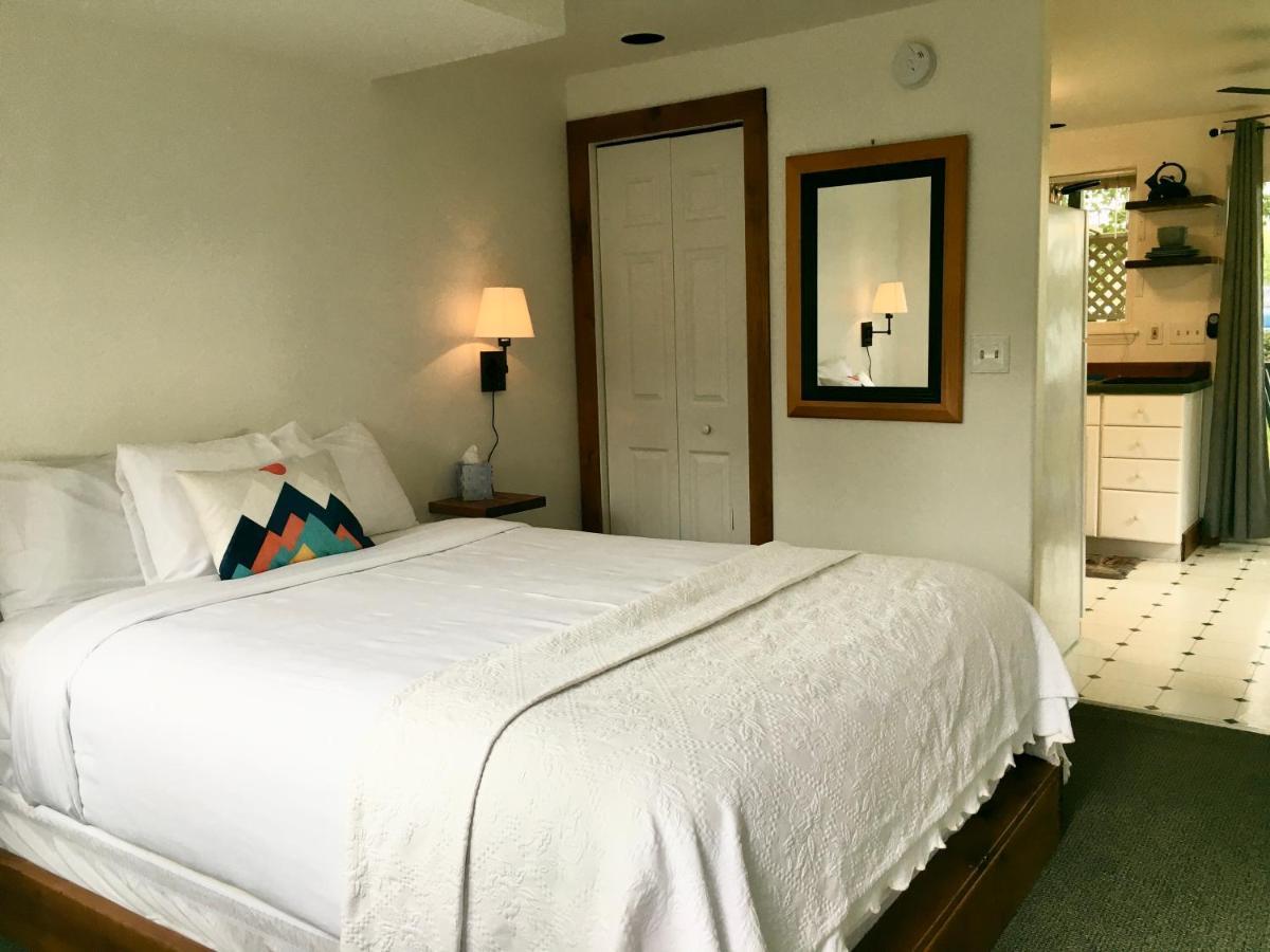 Left Coast Lodge - Pet Friendly Sisters Exterior photo
