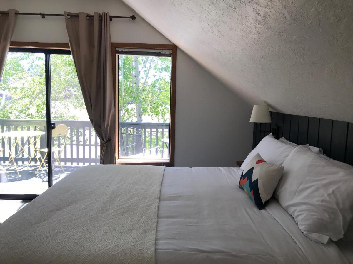 Left Coast Lodge - Pet Friendly Sisters Exterior photo