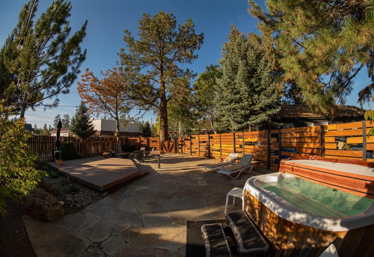Left Coast Lodge - Pet Friendly Sisters Exterior photo
